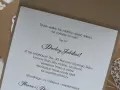 Zaproszenie na trzydziestą rocznicę ślubu, z życzeniami radości i miłości.