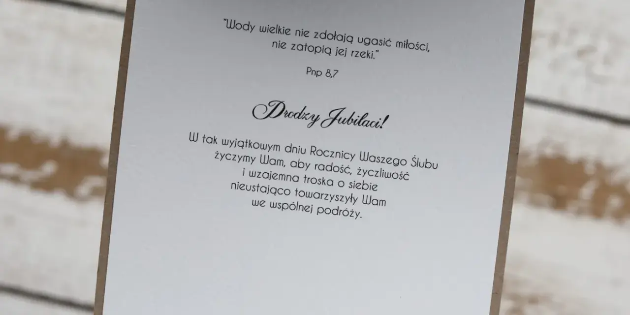 Wzruszające życzenia z okazji 60 rocznicy ślubu. Miłość silniejsza niż rzeka, radość i troska na wspólnej drodze.