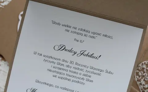 Zaproszenie na trzydziestą rocznicę ślubu, z życzeniami radości i miłości.