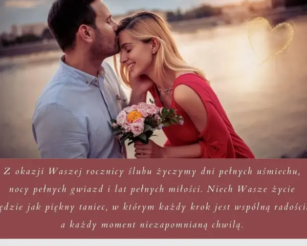 Para świętująca 18 rocznicę ślubu, z bukietem kwiatów i złotym sercem.